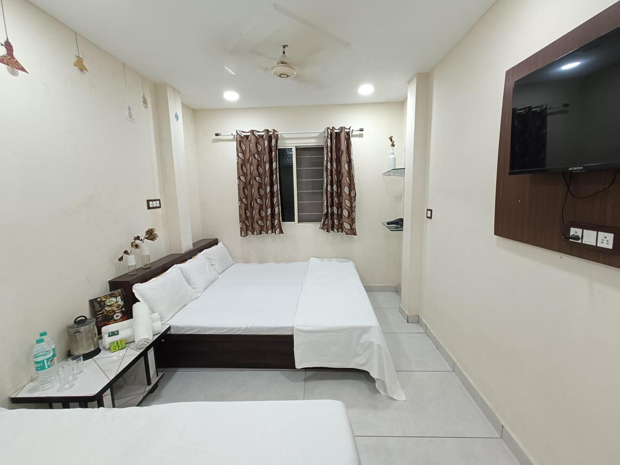 Treebo Yatri Grah Kshipra T Hotel Ujjain Exterior photo