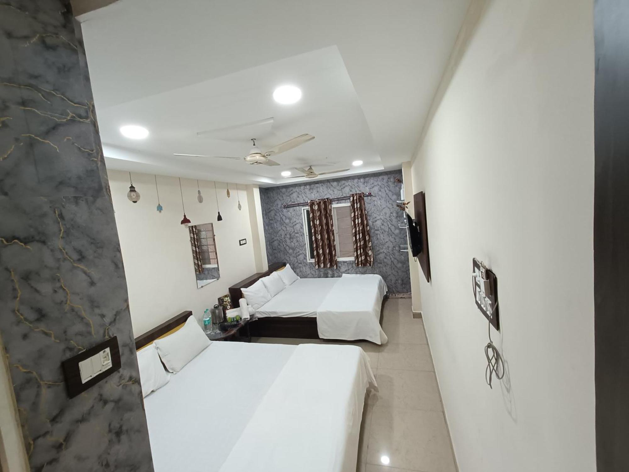 Treebo Yatri Grah Kshipra T Hotel Ujjain Exterior photo