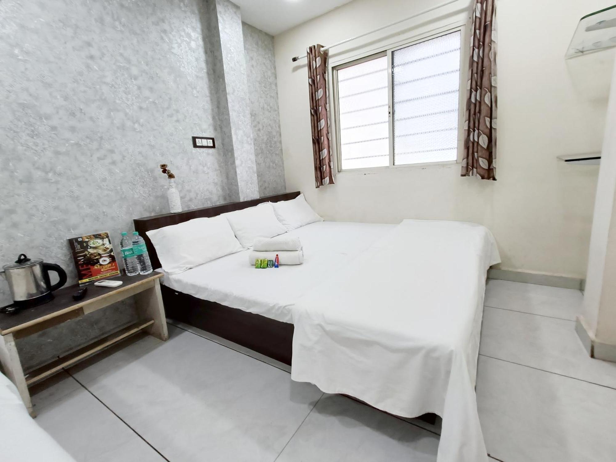 Treebo Yatri Grah Kshipra T Hotel Ujjain Exterior photo